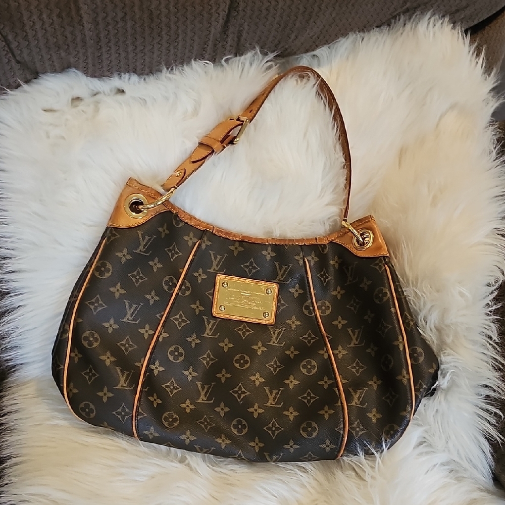 Louis Vuitton Galliera Shoulder Bag